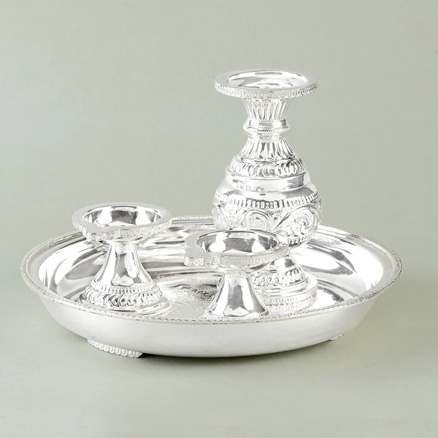 Hiraola's Product image