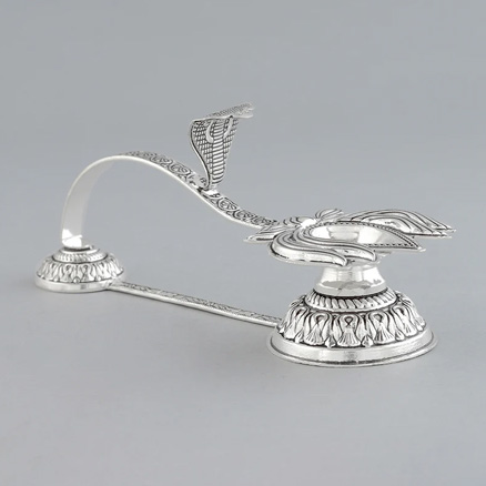 Hiraola's Product image