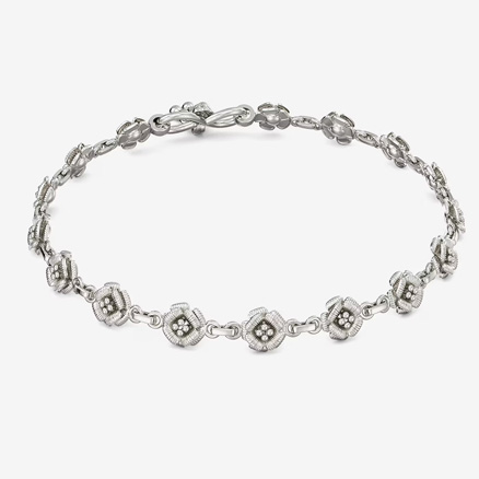 Hiraola's Product Image