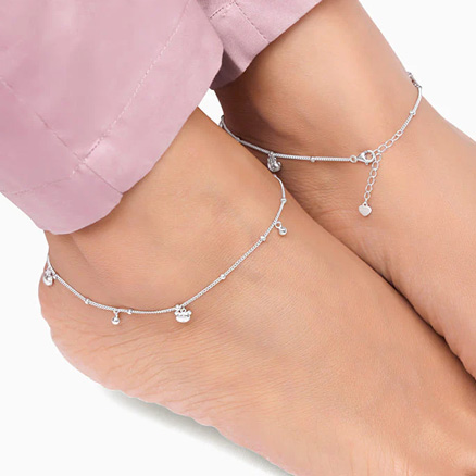 Hiraola's Product image